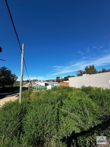 Lote en venta 430m² con todos los servicios — Argerich y Segundo Sombra