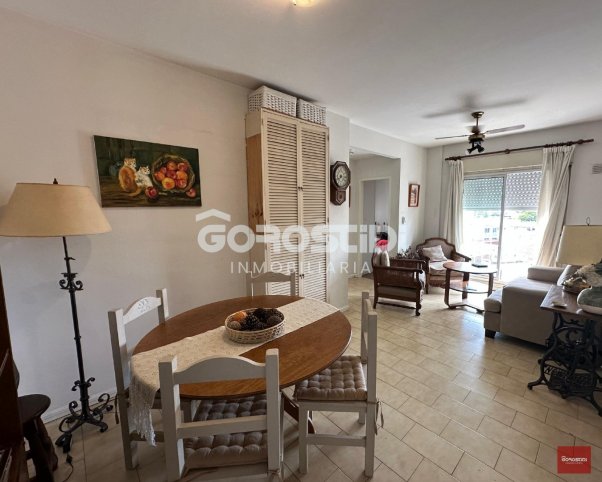 Depto en Venta 2 dorm, 1 baño, 1 cochera — Yrigoyen 1500