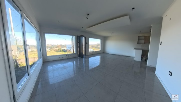 Casa a estrenar 3 dorm, 137m² con pileta — Entre Sierras