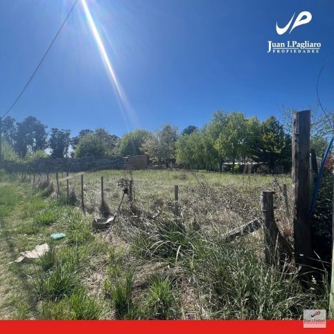 Lote en venta 500m² con todos los servicios — La Merced y Basílico