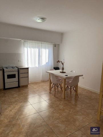 Depto monoambiente 35m² amoblado con cochera — Alem 1247