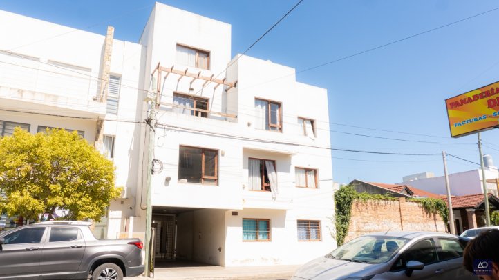 Depto monoambiente 35m² en excelente estado — Pinto 1300