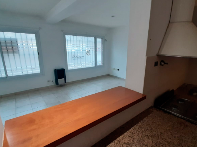 Depto monoambiente en venta, Constitución 200, semicentro