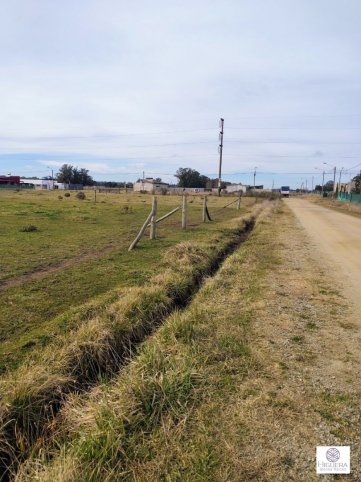 Lote de 1200m² en Los Huesos, ideal para vivienda