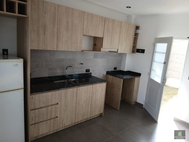 Depto en Venta 1 dorm, 45m² con patio y garage — Newton al 1700