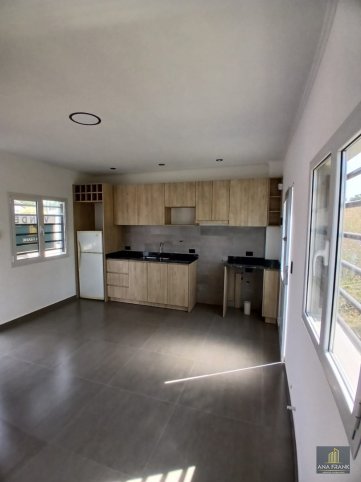 Depto en Venta 1 dorm, 45m² con patio y garage — Newton al 1700