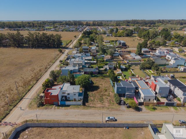 Lote en venta 349m² en Los Huesos — Gran crecimiento