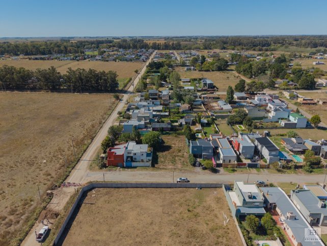 Lote en venta 349m² en Los Huesos — Gran crecimiento