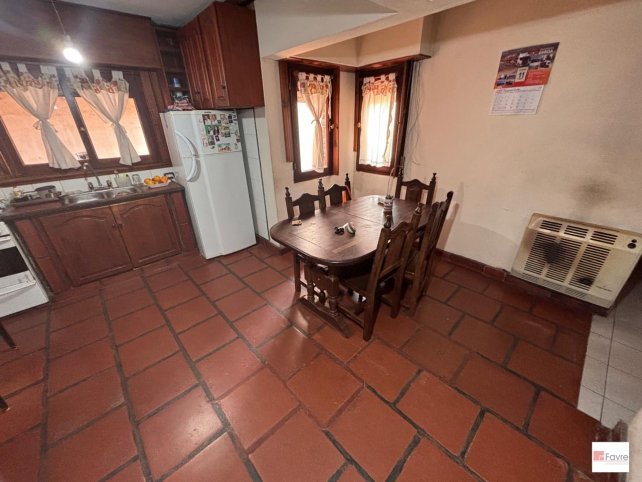 Casa 3 dorm, 140m² con garage — Fernandez de la Cruz