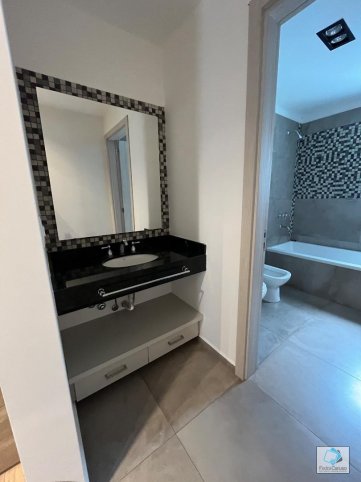 Depto 2 dorm, 105m² con cochera y balcón — Av Brasil