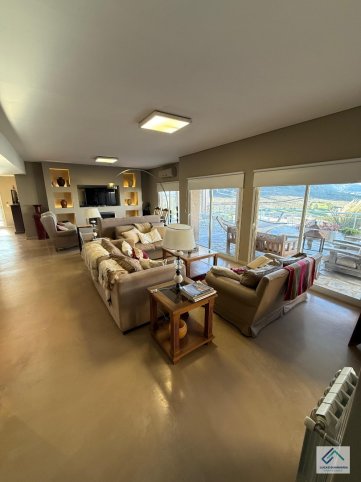 Casa 3 dorm, 327m² en Valle Country Altos Aires