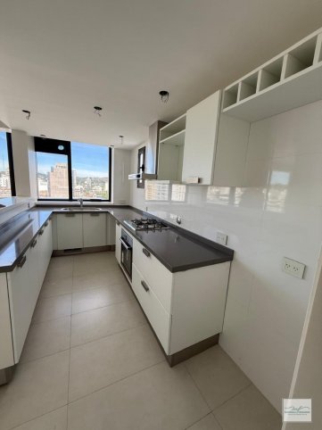 Depto 3 dorm, 156m² en pleno centro — Mitre y Alem