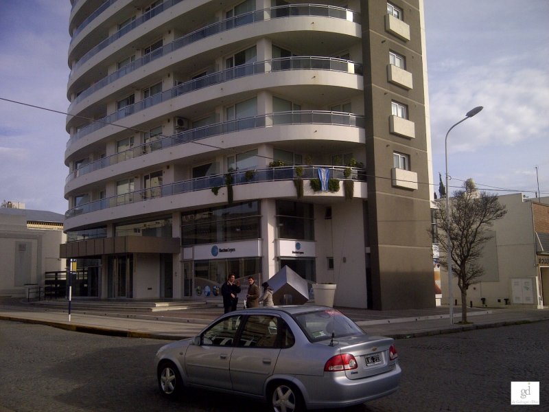 Depto 3 dorm, 120m² en piso 12 con cochera — Mitre esq Paz