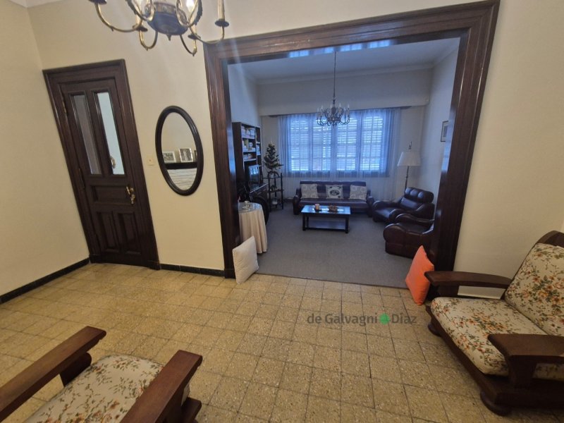 Casa en Venta Garibaldi 816, 130m², 3 dorm, 2 baños, garaje y patio