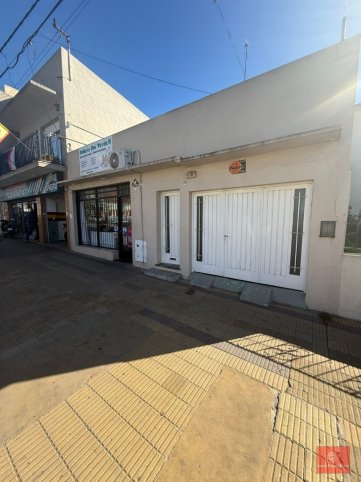 Casa en Venta 2 dorm, 170m² con garage — Av. Marconi