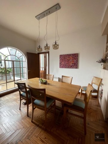 Casa 6 dorm, 400m² en San Martín 800 — Céntrica