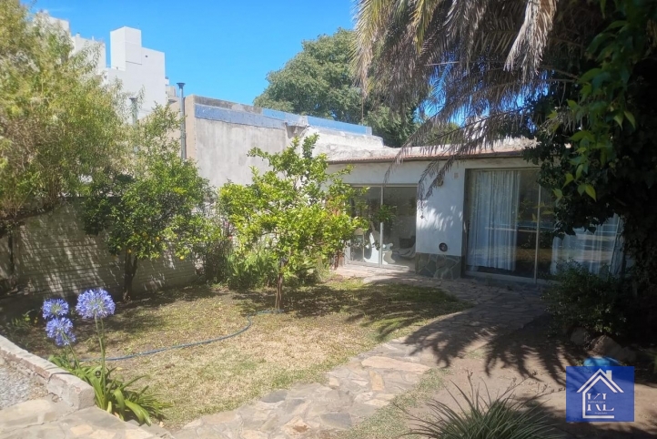 Casa centrica 4 dorm, 200m² — 14 de Julio