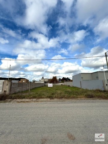 Guemes Sur entre Casacuberta y Labardén