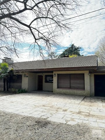 Casa estilo chalet 3 dorm, 200m² con piscina y garaje