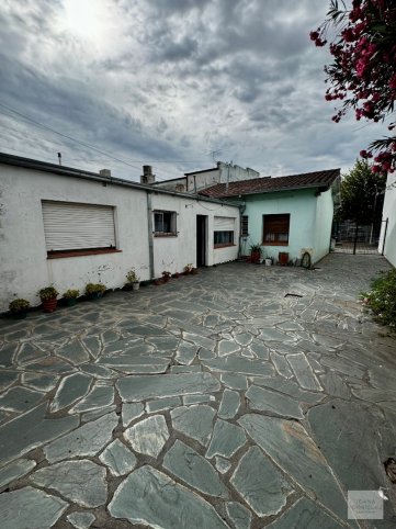 Casa en Pinto 1500, 150m², 3 dorm, 2 baños, 3 cocheras