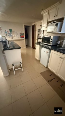 Casa 4 dorm, apta crédito — Calle Roser