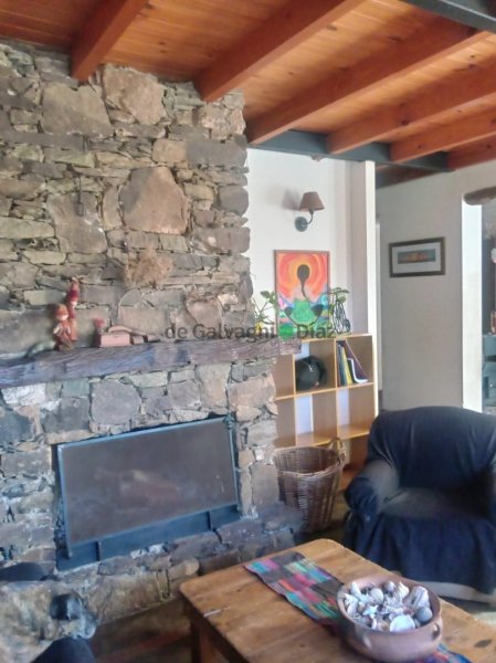 Casa 3 dorm, 180m² con pileta y parque — Centinela Ronca