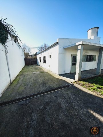 Casa en Venta Moreno 1300, 3 dorm, 2 baños, 152m²