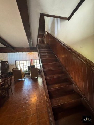 Casa 3 dorm, 3 baños, con pileta y garage — Pinto 1600