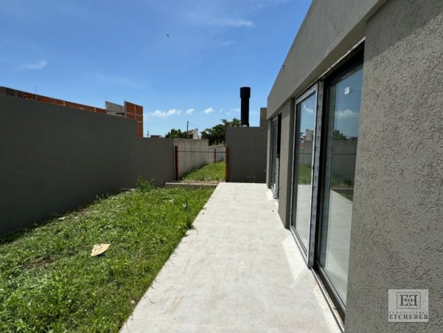 Casa 3 dorm, 170m² a estrenar con patio y cochera