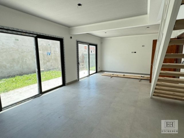 Casa 3 dorm, 170m² a estrenar con patio y cochera
