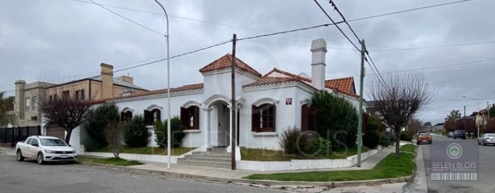 Casa en Venta en Roser al 1300, 200m², 3 dorm, 2 baños, Garage