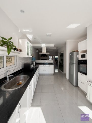 Casa 2 dorm, 150m² con pileta y cochera — 25 de mayo