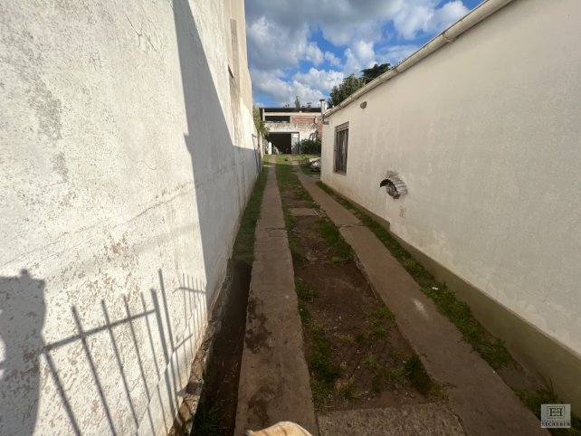 Casa en venta de 2 dorm, 80m² — Zona Av. Rivadavia