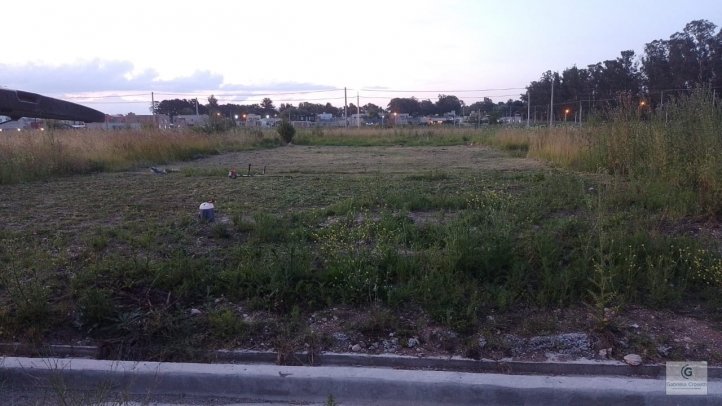 Lote en venta 348m² en Calle Salceda, Vistalli