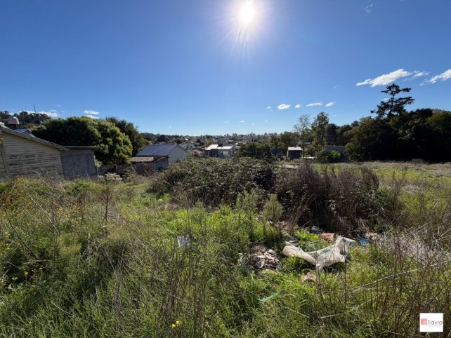 Lote en Venta 240m² con vistas — Zona Dique