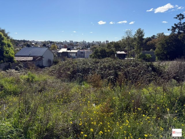 Lote en Venta 240m² con vistas — Zona Dique
