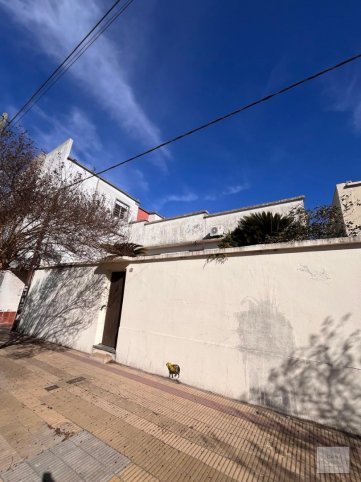 Casa en venta, 2 dorm, 150m², Alberdi 660