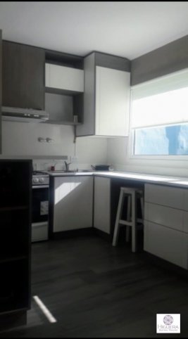 Casa 3 dorm, 138m² en Barrio Cerrito con entrada para dos autos