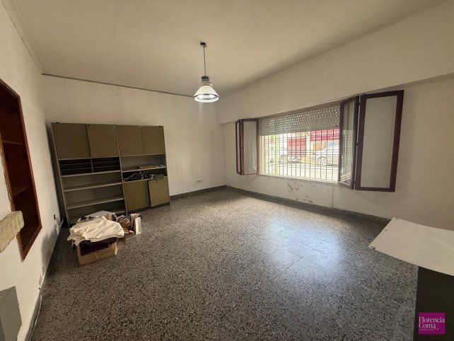 Casa a reciclar 4 dorm, 271m² con garage — Paz 1200