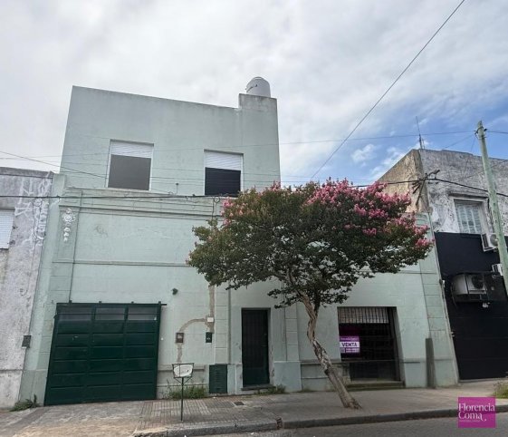 Casa a reciclar 4 dorm, 271m² con garage — Paz 1200
