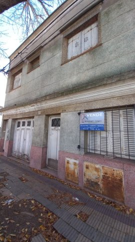 Casa en Venta 5 dorm, 375m² a refaccionar — 14 de Julio