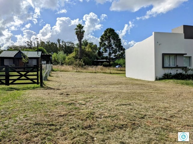 Lote sobre Juan B Justo, 300m² en zona La Elena