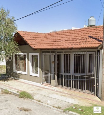 Casa 3 dorm, 341m² con pileta — Alberdi