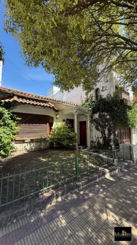Casa en Venta Alberdi al 100, 3 dorm, 2 baños, garage