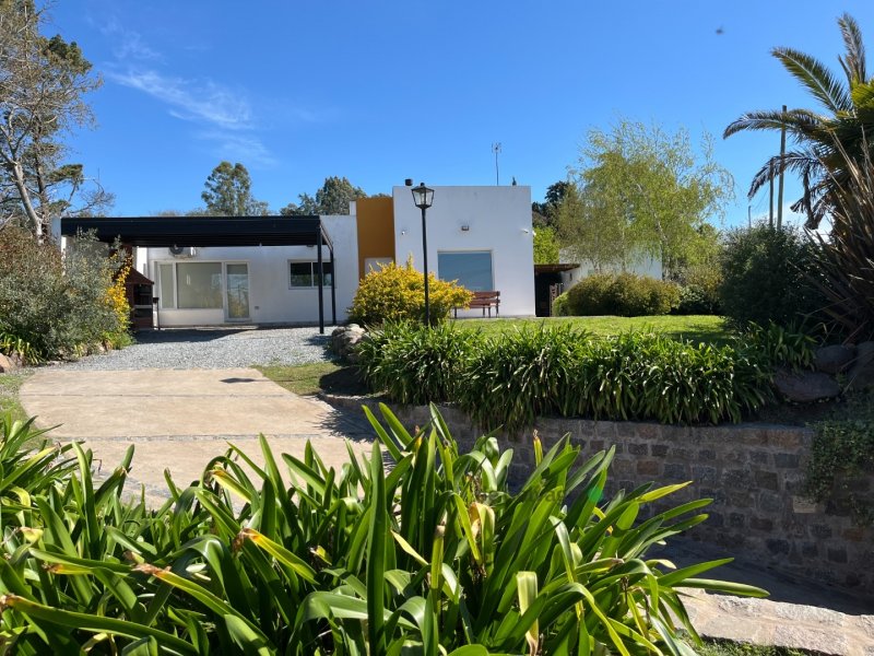 Casa 3 dorm, 166m² en Circuito Turístico — Oportunidad única