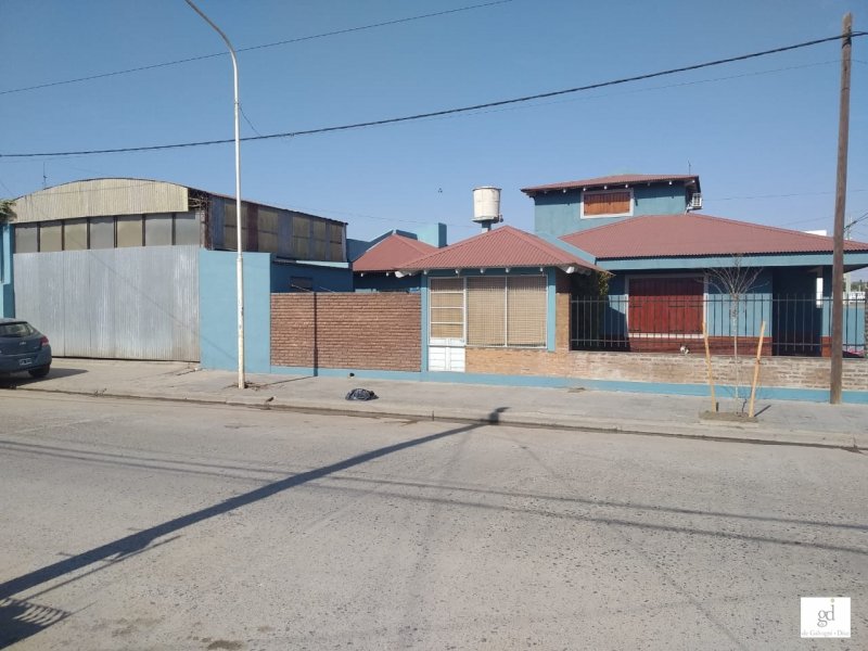 Casa en Venta NIgro 1597, 325m², 3 dorm, 2 baños, garage