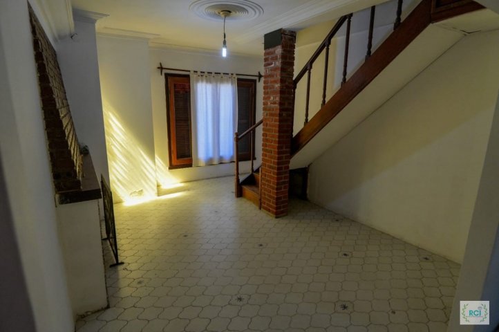 Casa en Venta Alvear 498, 202m², 4 dorm, 2 baños, garage