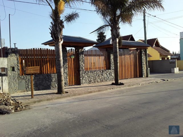 Casa en Machado 1712, 150m², 2 dorm, 1 baño, quincho/garaje para 2 autos
