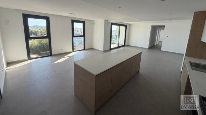 Depto a estrenar 2 dorm, 118m² sobre Av. Avellaneda