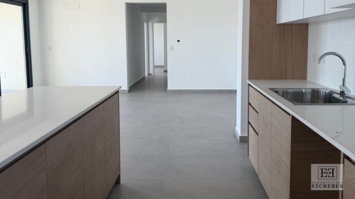 Depto a estrenar 2 dorm, 118m² sobre Av. Avellaneda